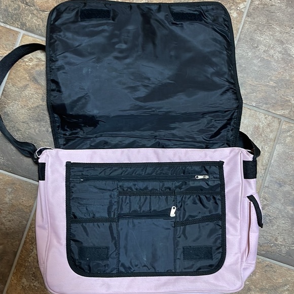 Messenger bag. - Picture 4 of 8